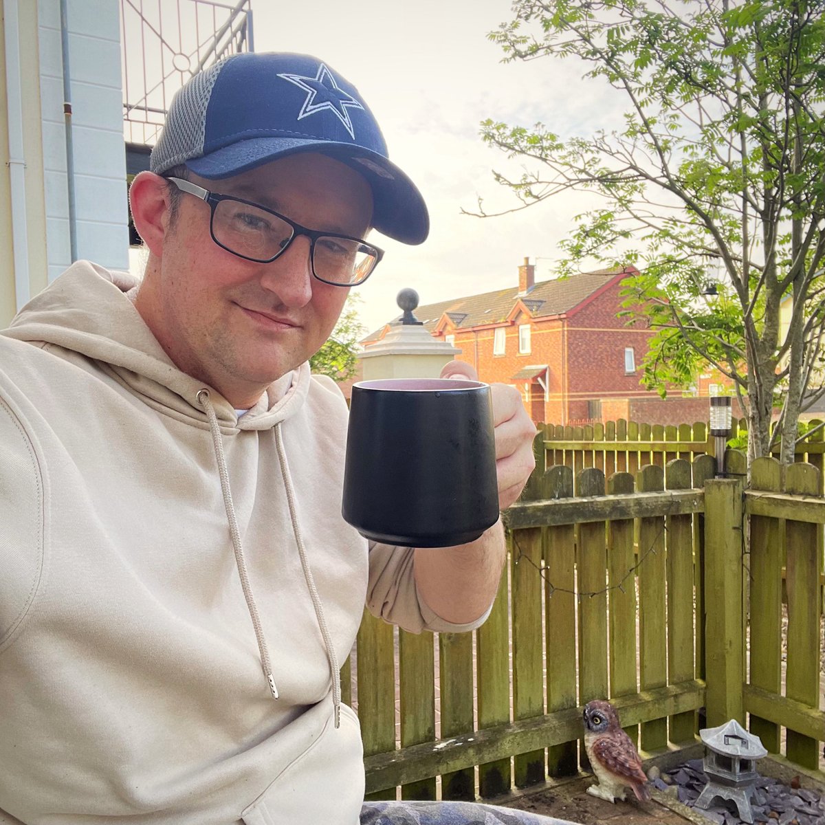 Good morning fam from sunny Greenisland here in Northern Ireland 🌅☕️

We have finally seen the end of non stop rain and storms here and spring is fully kicking in so it’s nice to enjoy covfefe in the garden at 8am for a change lol.