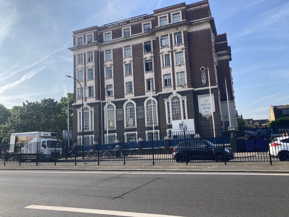 I’m at Driscoll House on the New Kent Road where protestors have gathered outside to stop people inside the hostel being relocated to the Bibby Stockholm barge in Dorset. Updates to follow ➡️