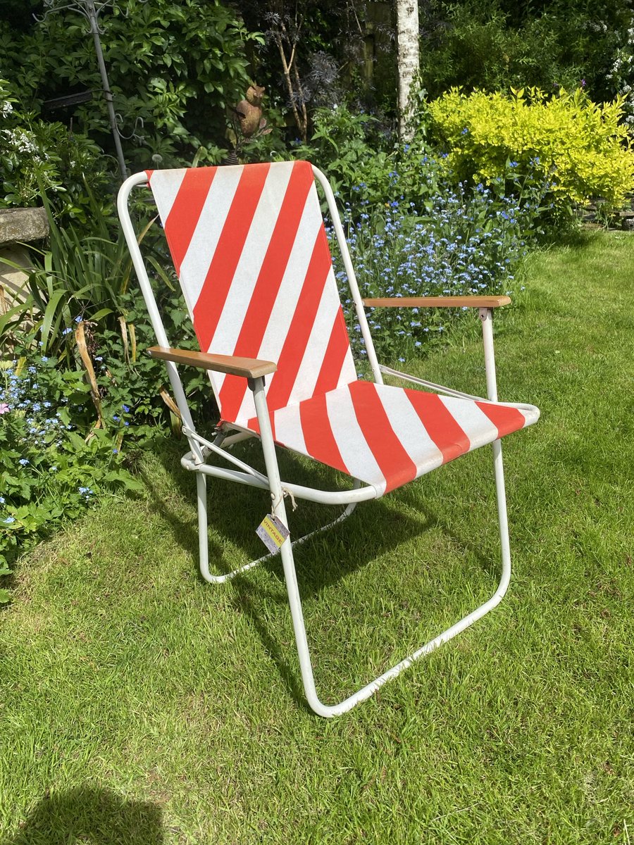 Another cracking little shop opened up on Newport in Lincoln. Had to have this Lincoln City-looking chair for the good weather.☀️☀️☀️