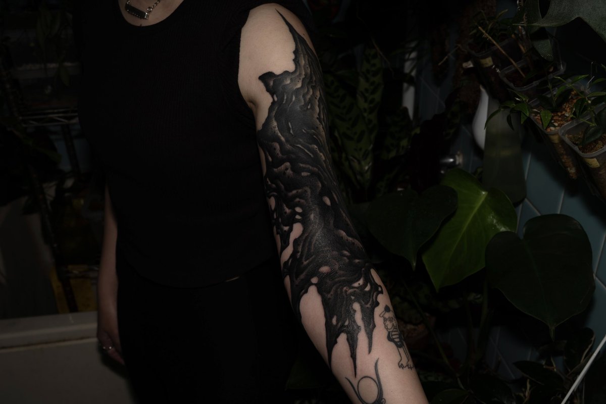 続きを彫りました。

🧿
#tattoo
#タトゥー