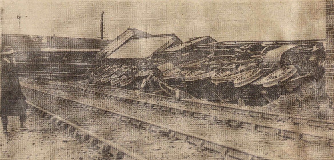 #OTD miners from Cramlington overturned the Flying Scotsman to stop strike breaking during the 1926 General Strike. This is our local history and we should remember the miners’ collective strength. ✊