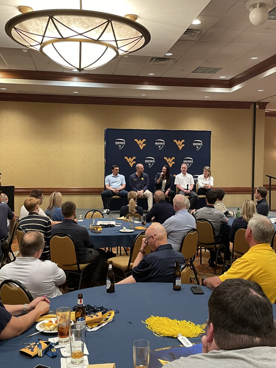 The WVU Coaches Caravan presented by United Bank made a stop in Parkersburg last night! We appreciate everyone that joined us to support the Mountaineers. Next up➡️ Wheeling, WV Purchase your last minute tickets at WVUMAC.COM/EVENTS for tonight. Let’s Go!