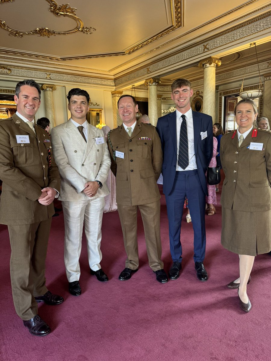 It continues to be one of my greatest honours to support The @DofE Award and being able to pay forward the values of service, resilience, and resourcefulness to the next generation of truly inspirational leaders.

#DofE #DofEAwards #BuckinghamPalace #BritishArmy