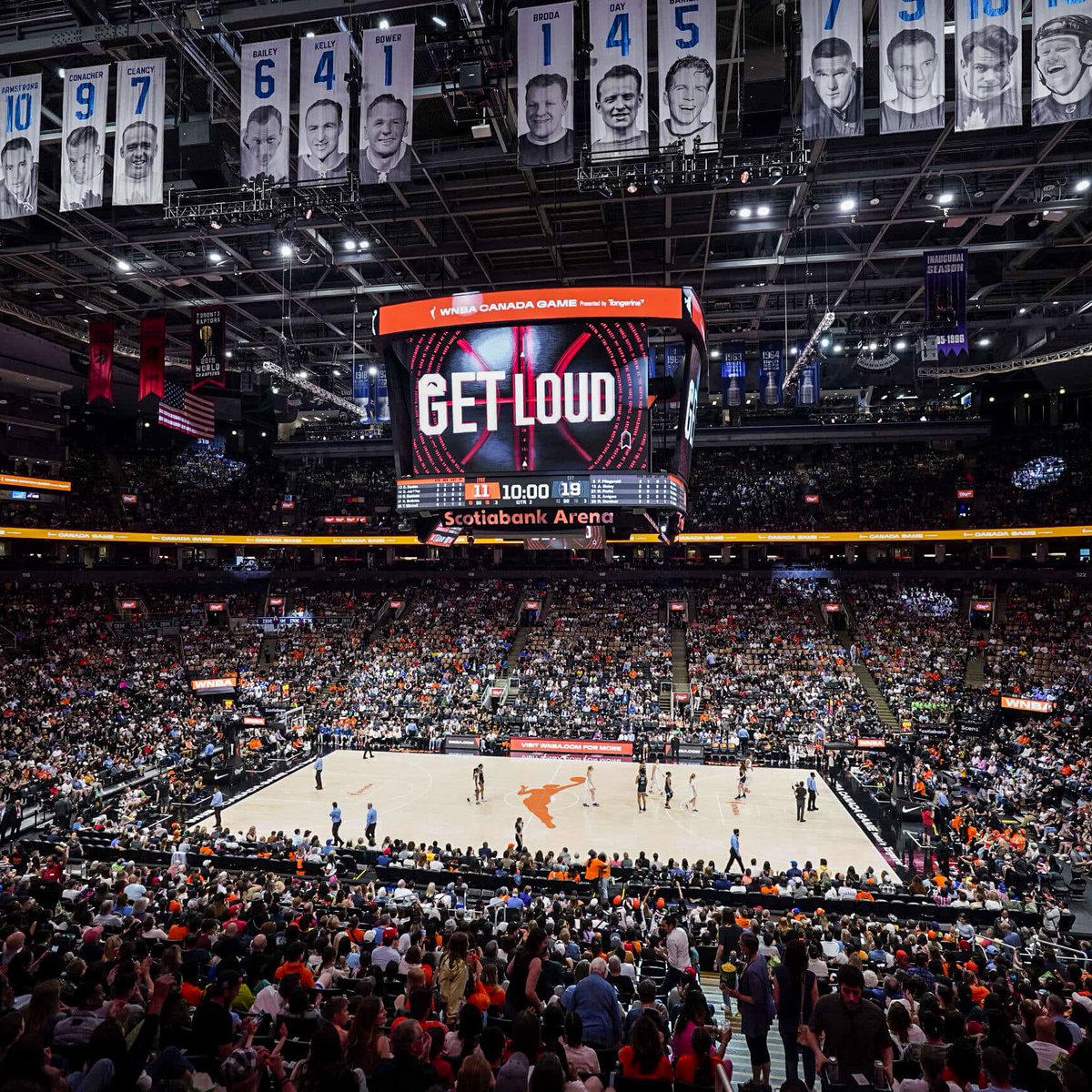 BREAKING: Toronto has been awarded a WNBA expansion team, per @CBC. Headed by billionaire Larry Tanenbaum, the franchise is expected to begin play in May 2026.