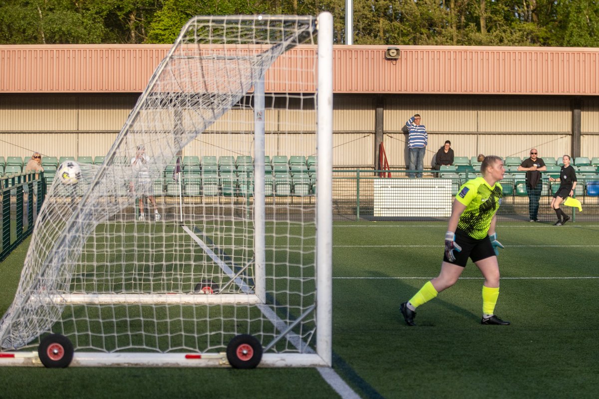 Set 2 of @LeedsModsWomen v @HalifaxFCWomen , @WRWCFL cup final last night. Pics here show 2 great saves from Tara Flaherty in first 6 minutes, the 2nd save was from a penalty! Great work Tara. The 3rd pics is @tanyafozzard 's wonder strike & then the ball safely in the net.