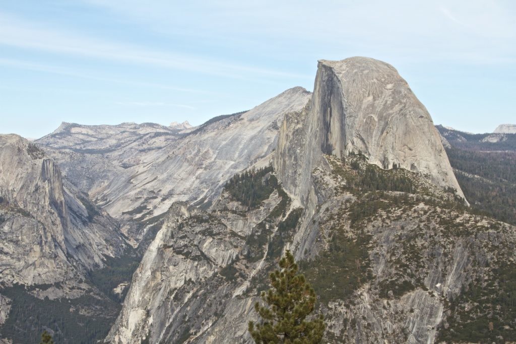 @YosemiteNPS is one of my favorite National Parks in the USA. Fantastic hikes, wildlife and amazing views everywhere you go. Here's a look at what to see and do during your visit. | #AdventureTravel bit.ly/2F1rVMZ