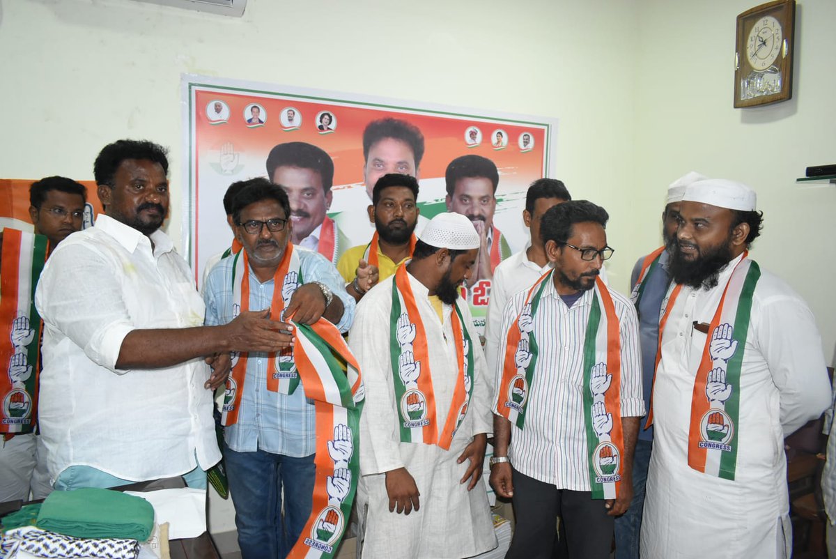 Muslim minorities from YSRCP party joined Congress party on  A large scale 4%  reservation for Muslims on CAA, NRC as a protest against the wicked policy of completely merging with Narendra Modi Congress party is the only secularism for this country and especially for Guntur city