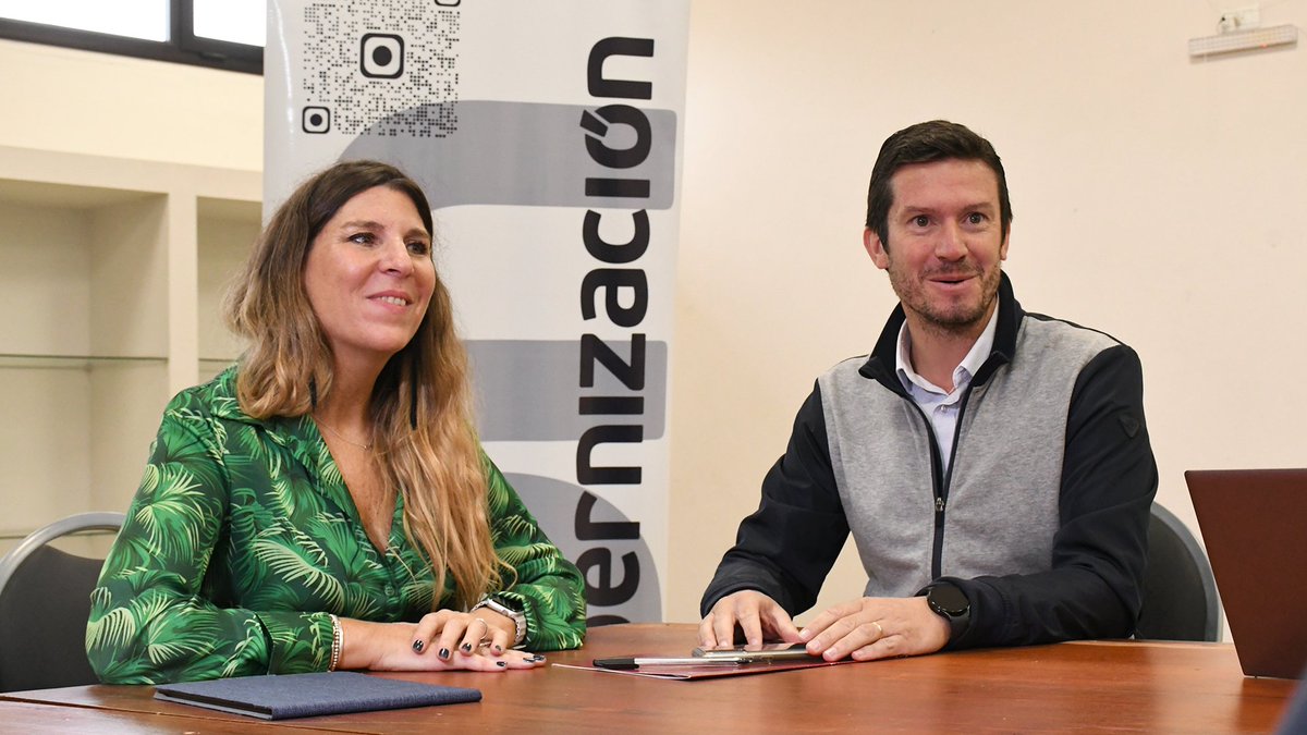 ¡Salta avanza en su transformación digital! Firmamos un acuerdo con <a href="/awscloud/">Amazon Web Services</a> para acercar herramientas digitales a PyMEs, startups y áreas del Gobierno.
#SaltaDigital #TransformaciónDigital #PyMEs #Startups #AWS
¡Gracias a las autoridades de AWS por visitar nuestra provincia!