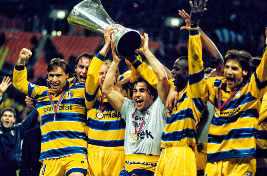 copaalemdacopa's tweet photo. Fundado em 1913 com o nome de Verdi, em homenagem a um dos maiores autores de óperas da história, Giuseppe Verdi, nascido em sua região, o Parma foi um clube de futebol de realizações modestas até ter sua história revolucionada por uma invenção inusitada:

O leite longa vida. https://t.co/1b4cXtbXR5