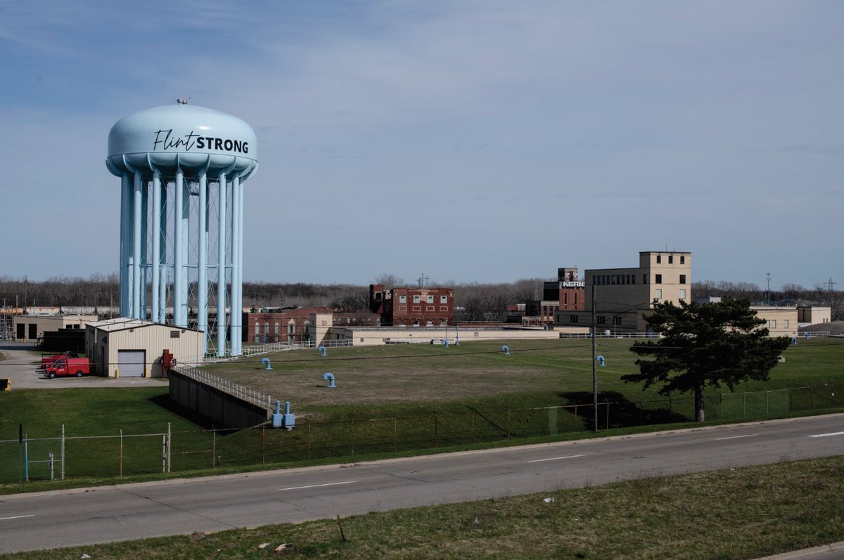 The water tower became a symbol of the #FlintWaterCrisis. To send a message of hope to the Flint community, the city’s mayor had the tower repainted in 2023 with the words “Flint Strong.” However, the crisis continues to shape people’s lives, 10 years on: cen.acs.org/environment/wa…