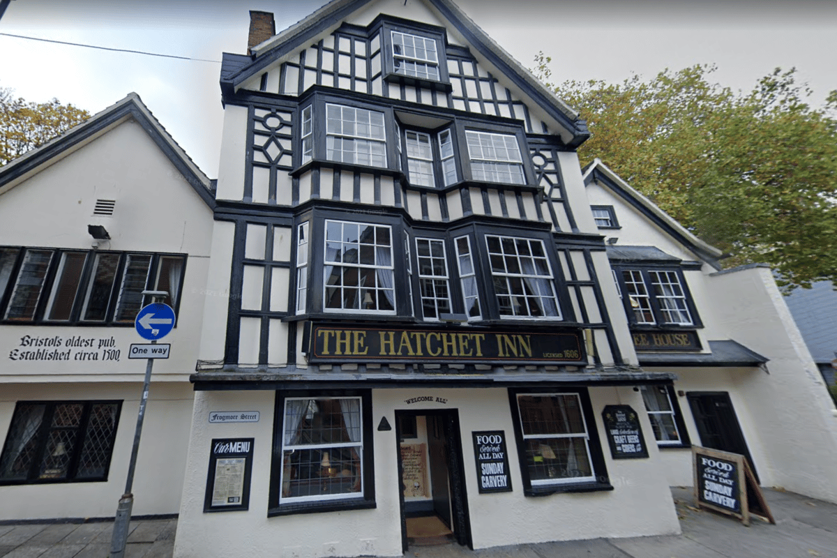 9 Bristol pubs and how they got their names including The Bulldog and The Wackum Inn bristolworld.com/news/nine-bris…