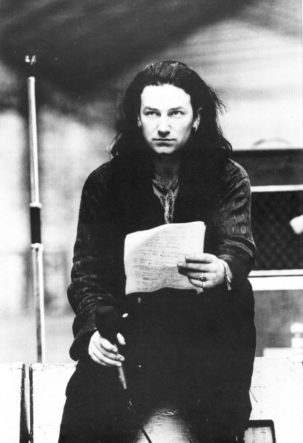 Happy 64th birthday to the legend that is Bono. Hope he's not planning to retire any time soon! 😊
