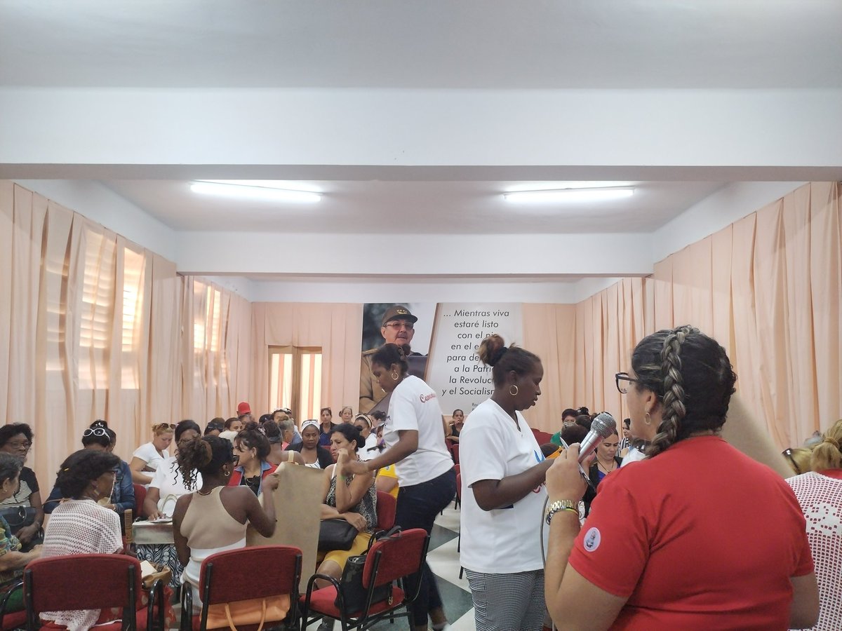 #Camagüey multiplicando #XICongresoFMC en cada municipio para llevarlo a las delegaciones. Fueron muy interesantes los encuentros con federadas donde construimos la implementación de los objetivos aprobados. Entusiasmo, compromiso, y muchos deseos de hacer. #MujeresEnRevolución