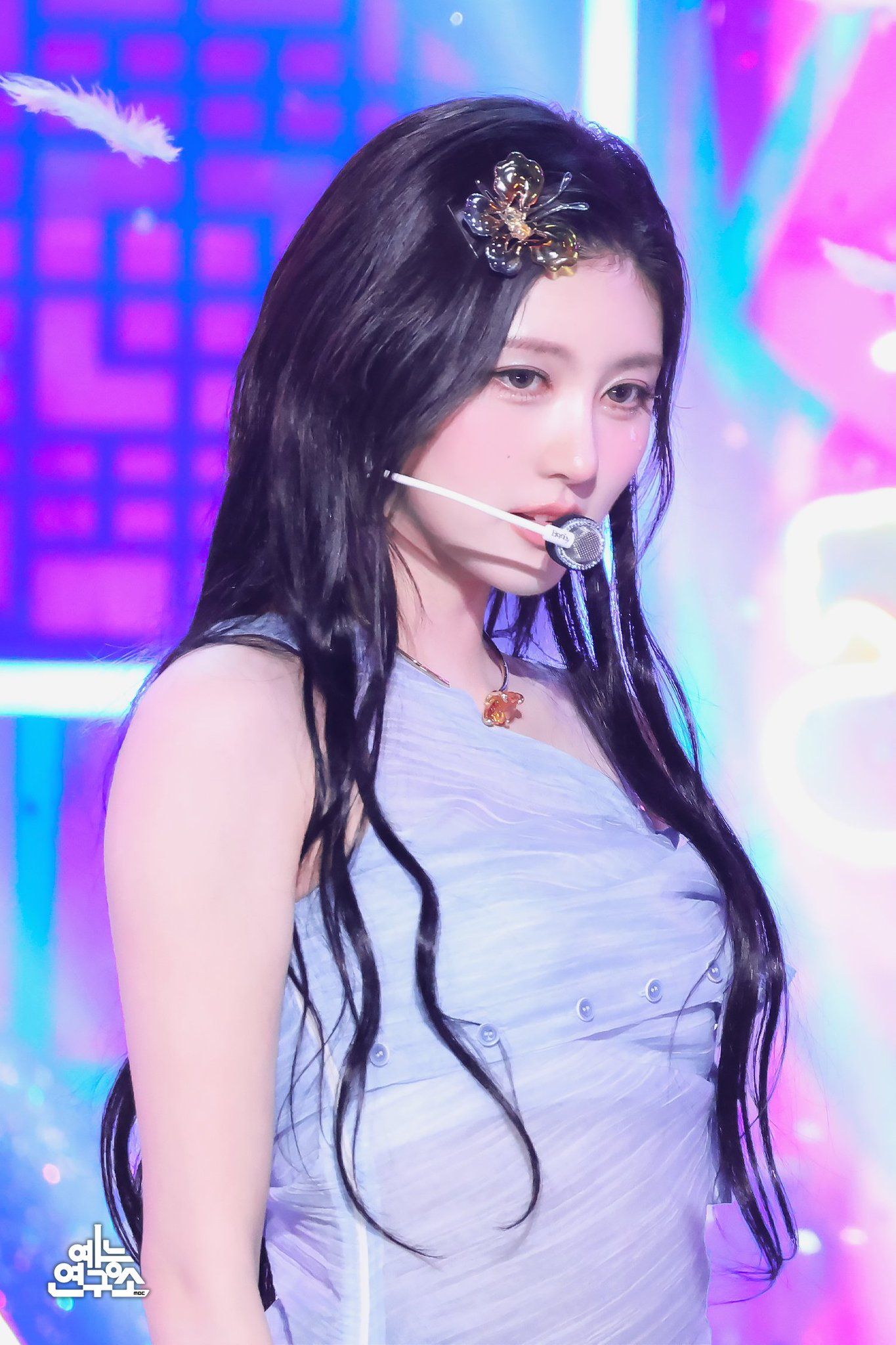 GNN2Eu1bgAAoWeI.jpg:large
