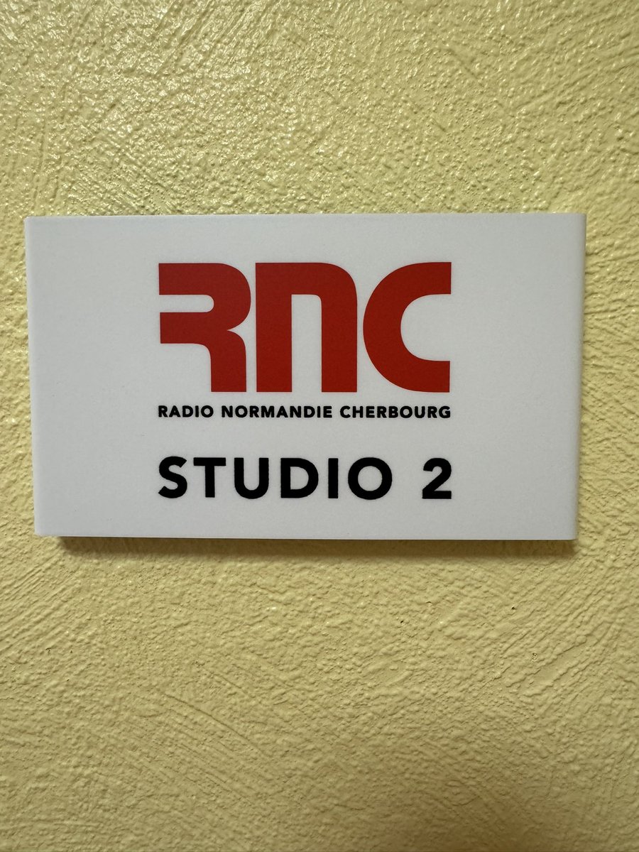 Bonjour à tous,
Des news … les travaux des studios de RNC avancent bien, normalement opérationnel début juin enfin… si ORANGE PRO se décide enfin depuis deux mois et demi à nous raccorder la fibre 😉