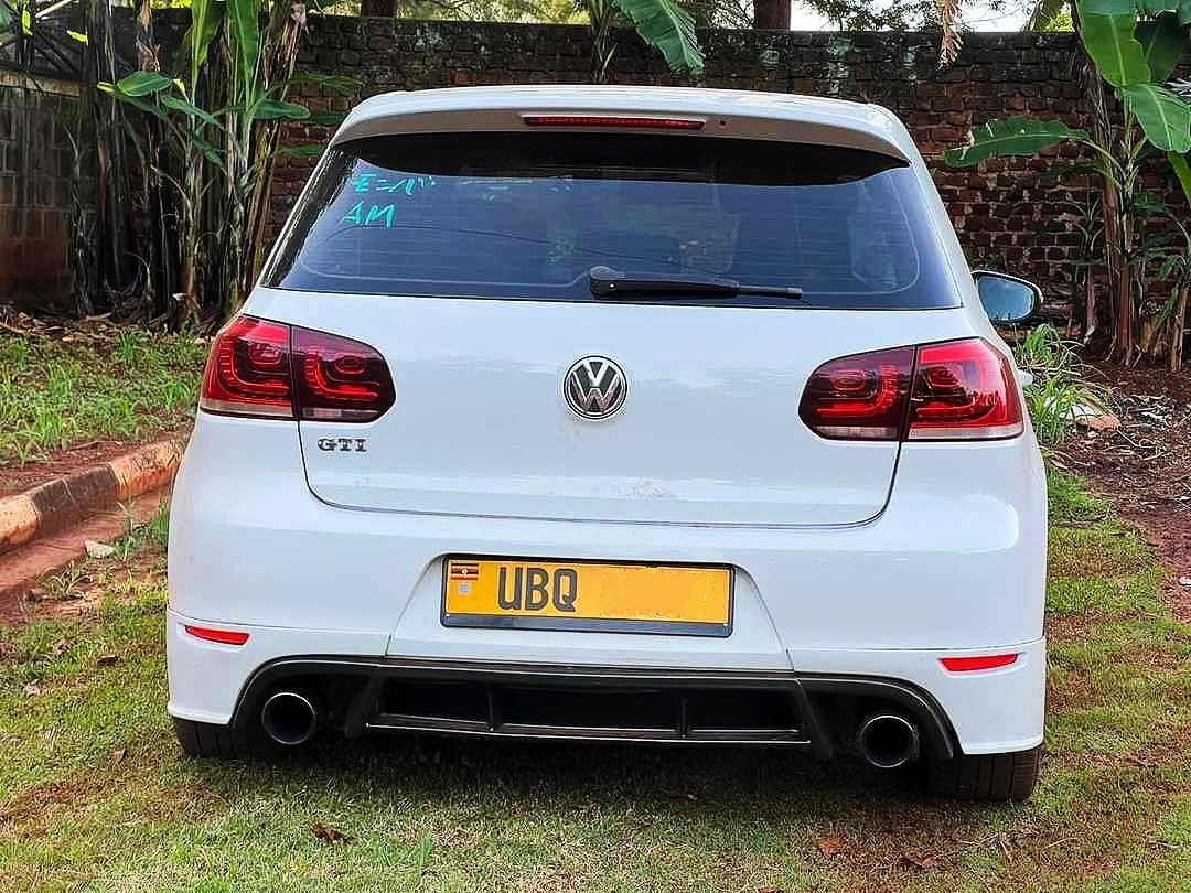 Make shape drive as you cruise in the Volkswagen Golf GTI 2011 edition having 6 gears and it's a Turbo-Charged version. #Note: Negotiable if it's full payment/cash and do accept installments from 75% initial deposit and a clearance period of 4 months to 8 months. Priced: #Ugx50m