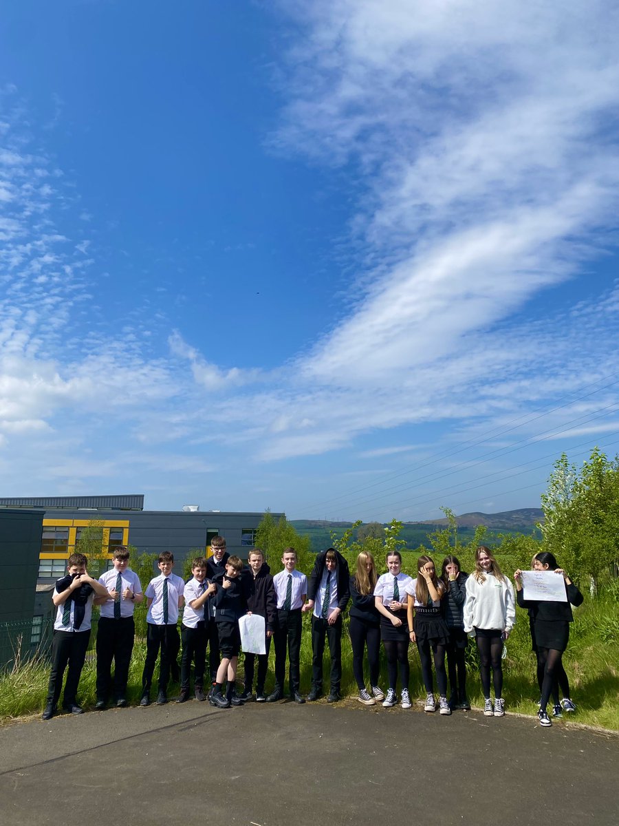 1D enjoying some outdoor learning about human rights in the sun today!🌞 @OLSPHigh @OlspTlc