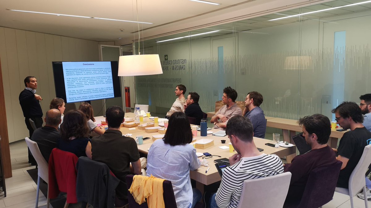 🌟 Another insightful internal seminar at @ic3jm today! Gabriel Negretto @NewBehemot shared fascinating insights on Constitutional Renewals: the lineage of democratizing constitutions. Bravo!