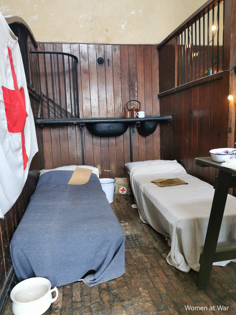 Day 2, we were a casualty clearing station in #Holland. We know the nurses worked from a school house in #Nijmegen for 2 months, as well as setting up in a castle & monastery.For our display we were able to make use of a stable block. @EHAudleyEnd is rich in #WW2 history. #QAIMNS