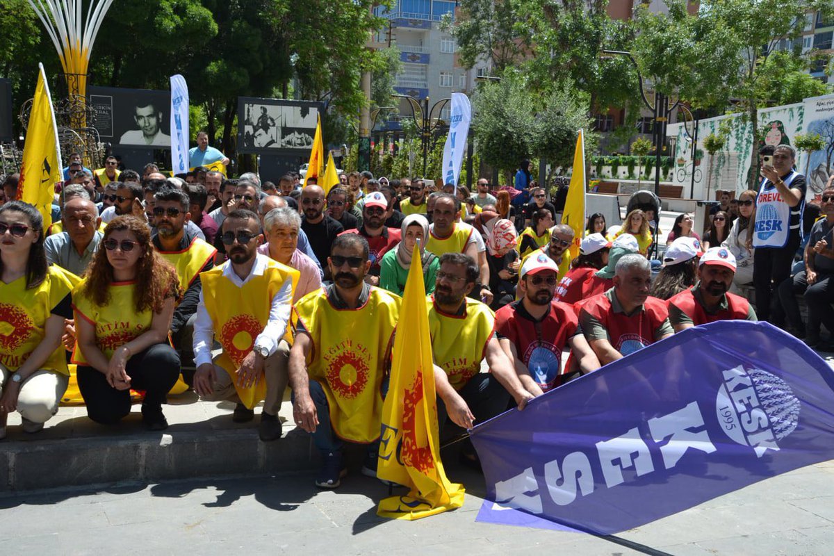 Eğitim emekçileri iş bırakarak şiddeti protesto etti yenidemokrasi34.net/egitim-emekcil…