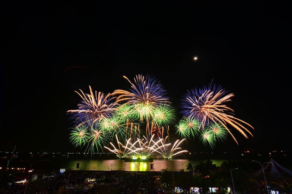 We know you are ready to witness the BIGGEST and BRIGHTEST show on Earth! ✨ 

The 11th Philippine International PyroMusical Competition finally starts tomorrow, MAY 11!!! 

Score your tickets at smtickets.com or at any PIPC ticket booth. 🎟️

See you! 🎆