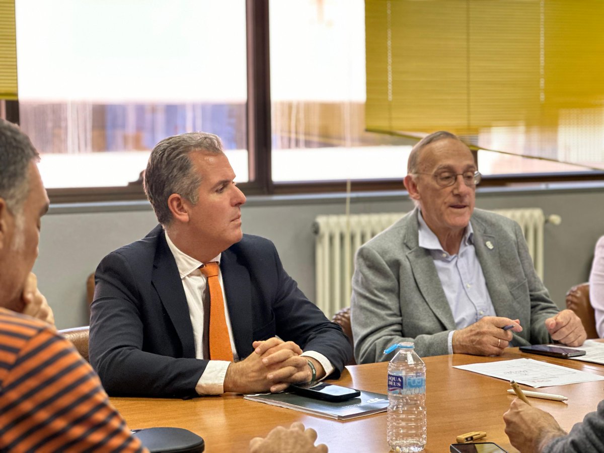 🎓 O vicepresidente provincial intégrase no Comité consultivo socio-empresarial do @Campuscrea_po da @uvigo en representación da @depo_es @RafaDominguezPo: 'a colaboración entre universidade, administracións e tecido empresarial é esencial para o desenvolvemento de Pontevedra'