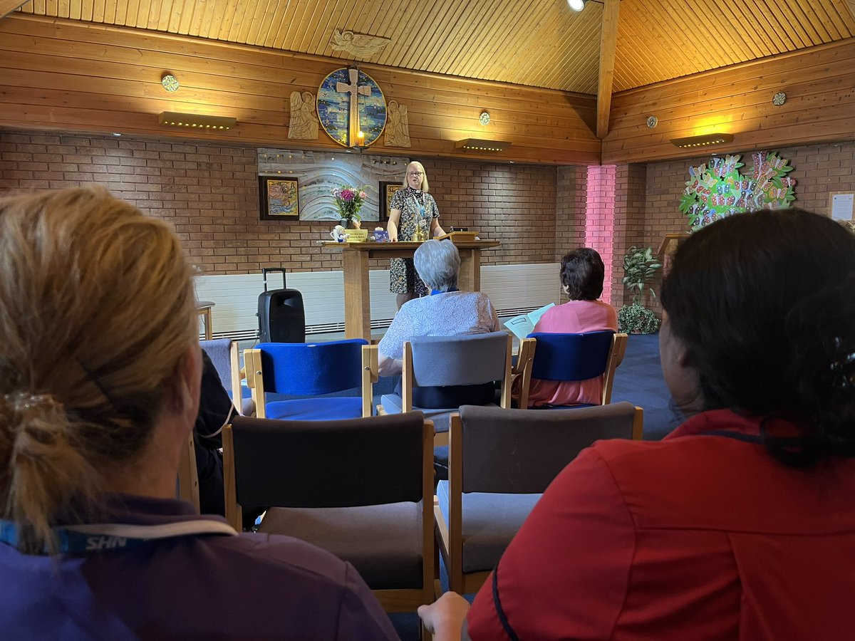 boltonnhsft's tweet photo. Passing the lamp for International Nurses Day🕯️

Pat Harrison, Bolton Nurses League and Tyrone Roberts, Chief Nursing Officer passed over a lamp to the next generation, Abdulkadir Hanafi, Staff Nurse in Theatres, during a service in the chapel at the Royal Bolton Hospital. https://t.co/p0yPmrvsLJ