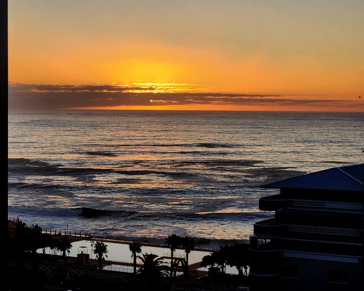 shirdikapillai's tweet photo. Oh #CapeTown you show off. 🩷😍
Attending the #Smul launch with @stephlombard - baie dankie! 🙏🏽😎 https://t.co/vLatwxbc21
