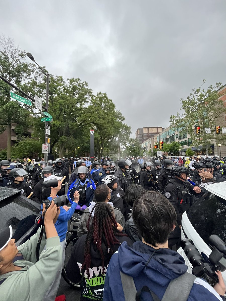 Michelle Myers (@michelleamyers) on Twitter photo Penn protest site cleared by police. Just before 7 a.m., police attempted to drive a van with protesting students who had been detained when a group of seven faculty members made a human chain to stop it from passing through.
Updates <a href="/PhillyInquirer/">The Philadelphia Inquirer</a>
inquirer.com/news/live/upen… Penn protest site cleared by police. Just before 7 a.m., police attempted to drive a van with protesting students who had been detained when a group of seven faculty members made a human chain to stop it from passing through.
Updates <a href="/PhillyInquirer/">The Philadelphia Inquirer</a>
inquirer.com/news/live/upen…