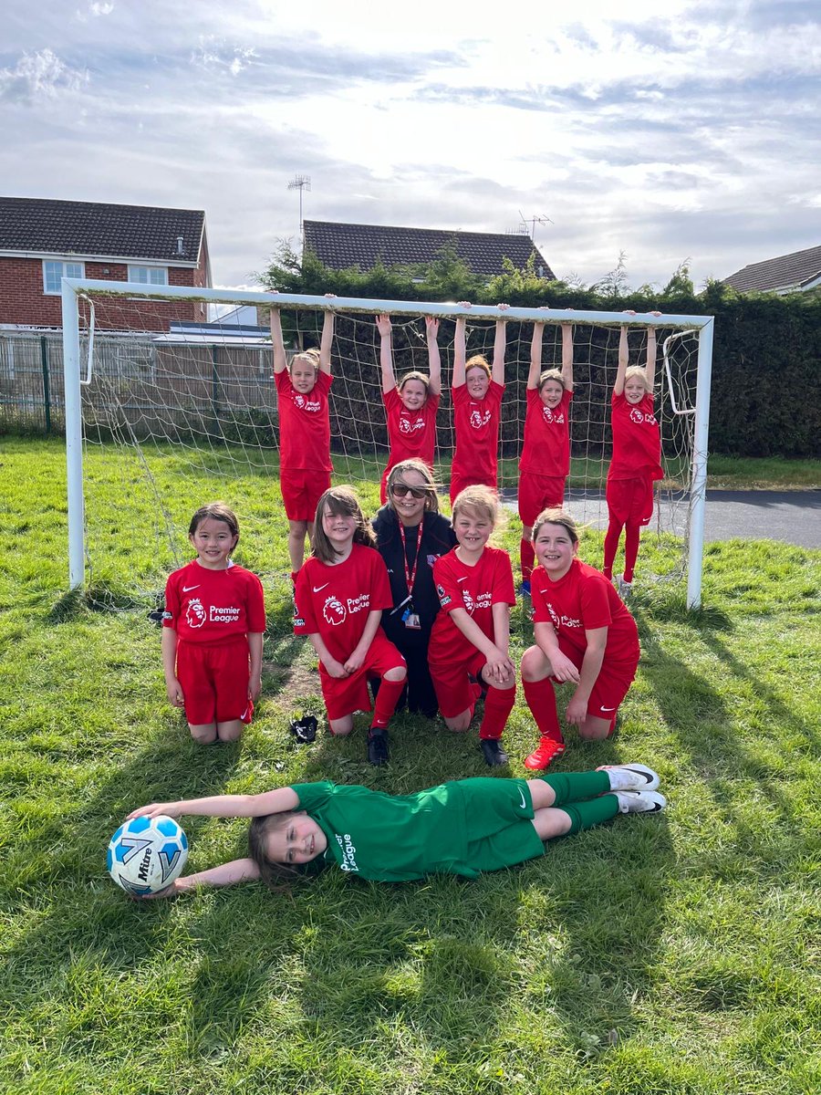 Some excellent performances in the past two weeks from our girl's football team ⚽️⚽️
#letgirlsplay #bishoptonsport