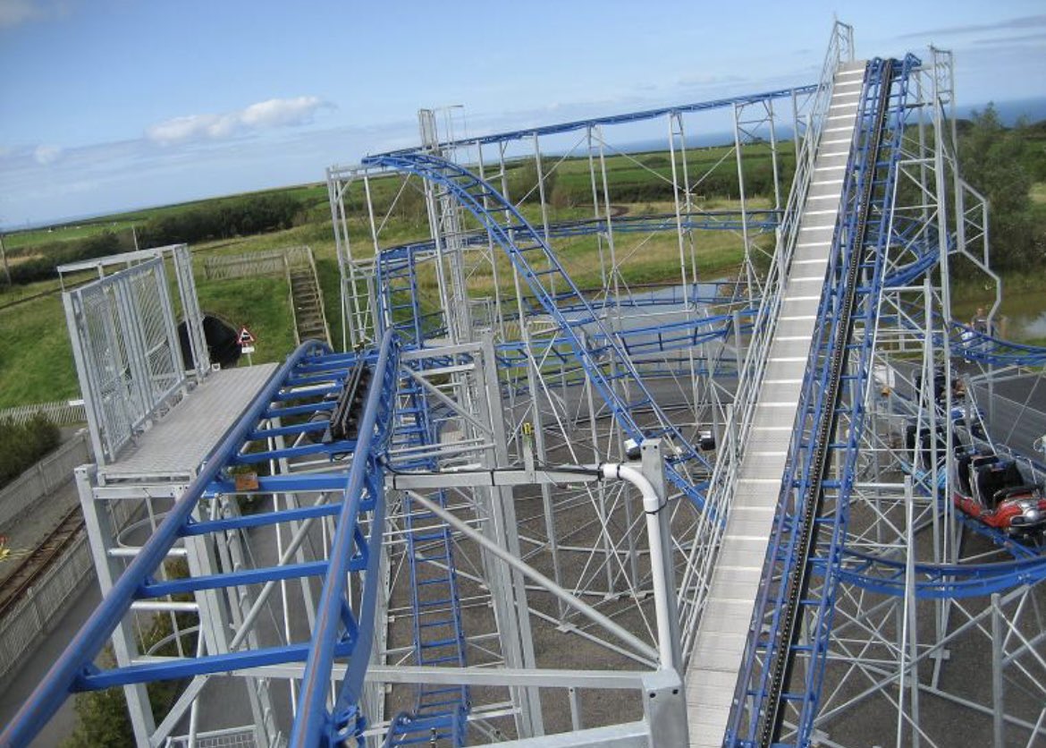 Alright all, it’s May 10th. Today we’re looking at Cosmic Typhoon at The Milky Way Adventure Park in Bideford, UK! 🇬🇧 This is one of just two Interpark Galaxi’s still operating, the other one being in Russia. It stands at 35ft. tall, and looks, like a roller coaster! 😄(📸RCDB)