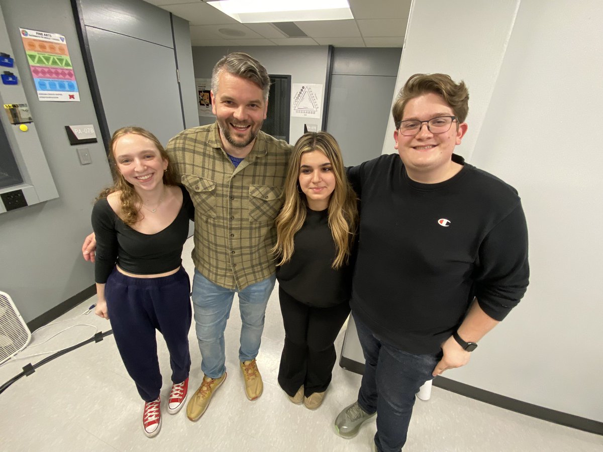 Thanks to <a href="/StromMason/">Mason Strom</a> and his <a href="/Maine_South/">Maine South HS</a> students for guiding my <a href="/LincolnD64/">LincolnD64</a> students with the production equipment during last night’s streaming of the choir concert. They had a great time!
#EngageD64