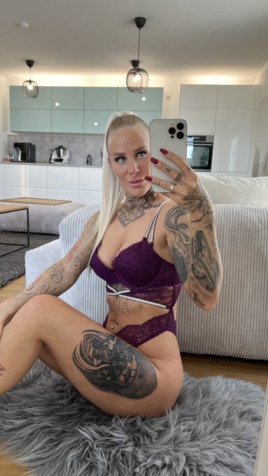 Verpasse keine meiner exklusiven Inhalte und Updates! Folge mir jetzt gratis auf Telegram: https://t<a href="/tag/fashion"class="tags"><span>#fashion</span></a><a href="/tag/lingerielove"class="tags"><span>#lingerielove</span></a><a href="/tag/dessousmodel"class="tags"><span>#dessousmodel</span></a><a href="/tag/w%C3%A4scheliebe"class="tags"><span>#w&auml;scheliebe</span></a>