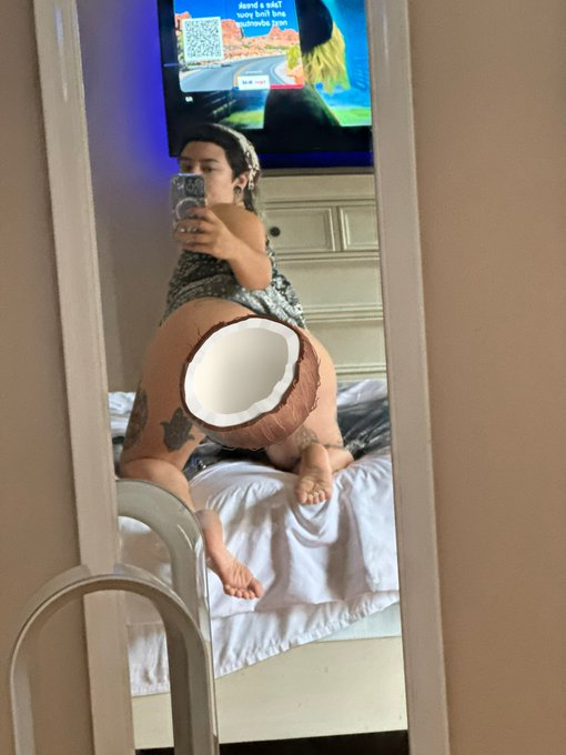 The things you would do to be under this ass?   Prove it submissive. Show me   Domina femdom ass worship<a href="/tag/atx"class="tags"><span>#atx</span></a>