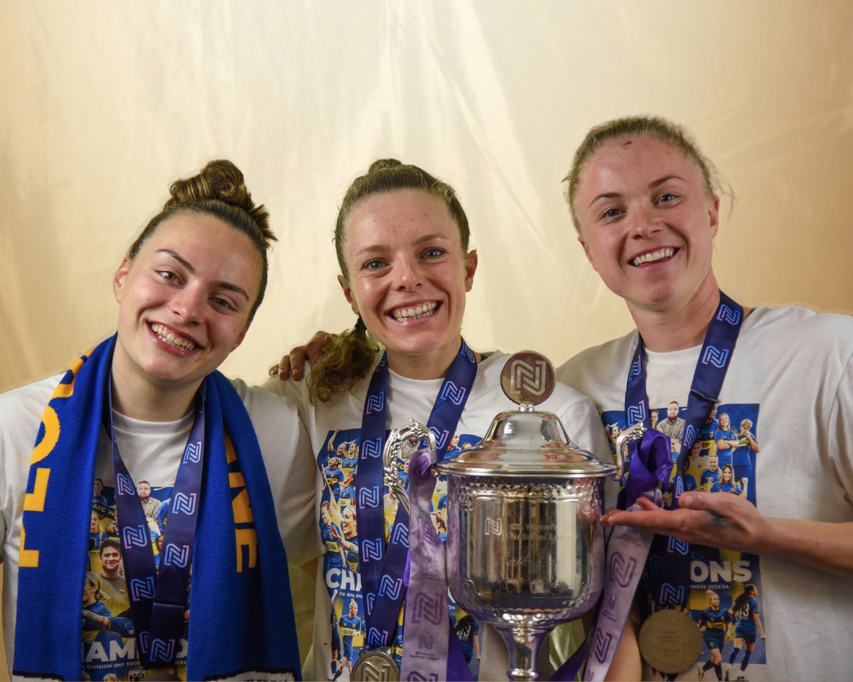 Steph Mann's Sunday - A short story 📖 We all know Steph is hard as nails, and on Sunday she showed that once again, playing on with a bandaged head, and then got to lift the trophy! 🤕🏆 #AFCW #AFCWWomen 💛💙