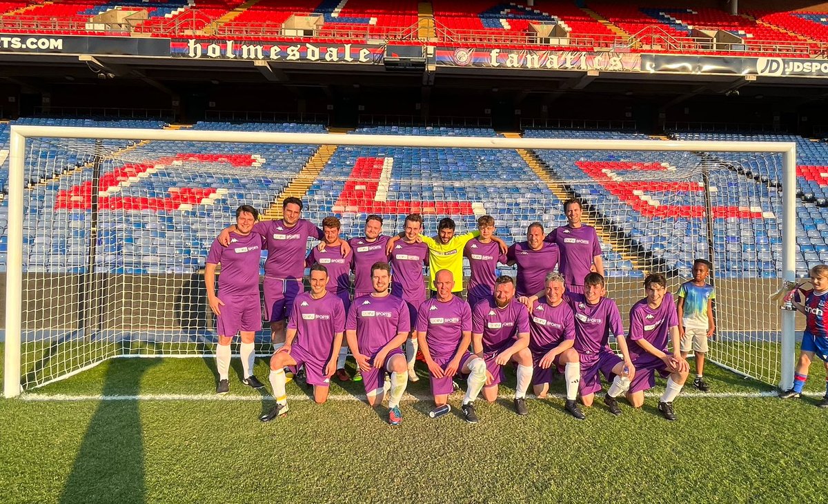 LobbyXI's tweet image. TODAY!
A @LobbyXI featuring stalwarts from over the years (decades? 😬) takes on the @edballs Parliamentary All Stars at @QPR’s Loftus Road to celebrate the 50th anniversary of the Lobby football team.
Who will Ed leave bleeding this time? 🤔