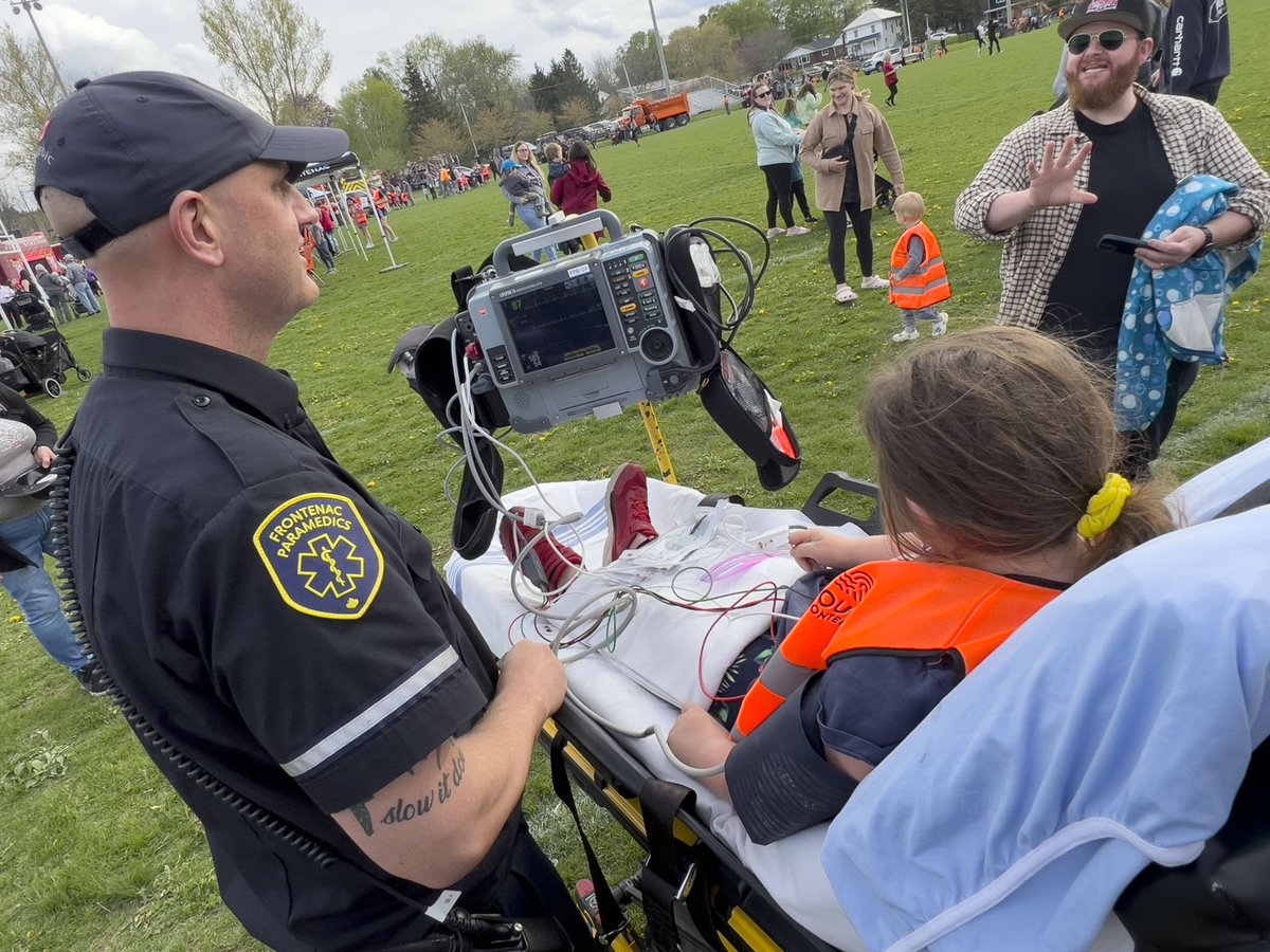 FPSParamedics's tweet photo. From the Touch the Truck event yesterday in Sydenham. There was a very strong turnout and a great time was had by all. Thanks to the good people @SthFrontenacTwp for organizing! 

Nice to see our @OPP_ER #SFFireRescue #CFBKingston friends and colleagues.

#InFrontenac https://t.co/1vUW6NZlPn