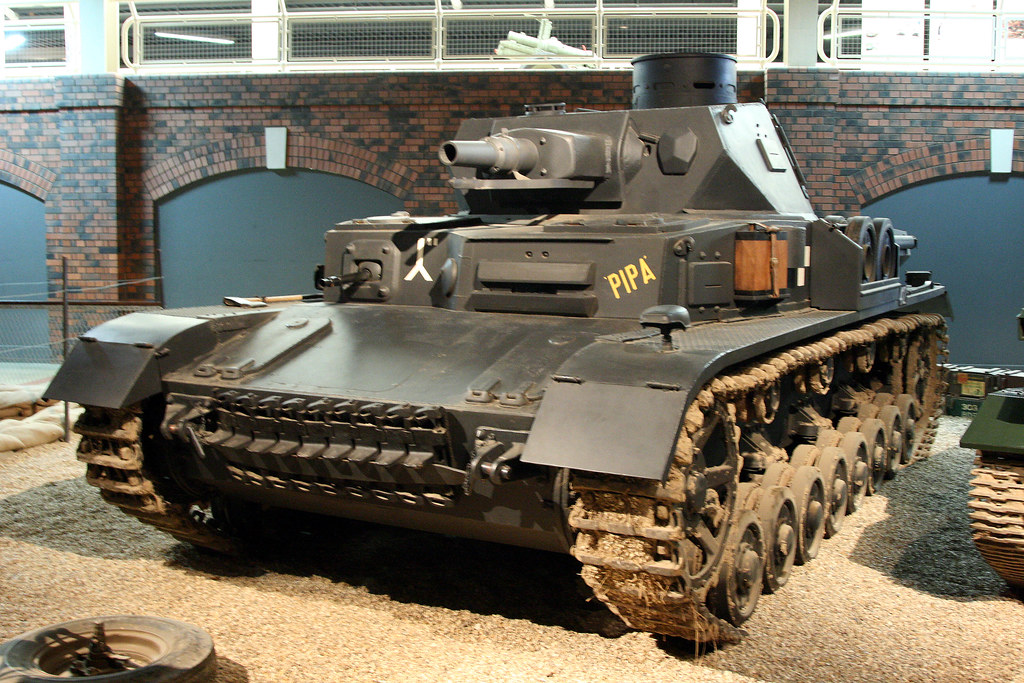 Ktoś się orientuje czy to co stoi w muzeum w Duxford to jest jakaś replika/makieta PzKpfw. IV Ausf. A czy to jest oryginalna 'czórka' o zmysłowym i pachnącym piżmem imieniu 'PIPA'