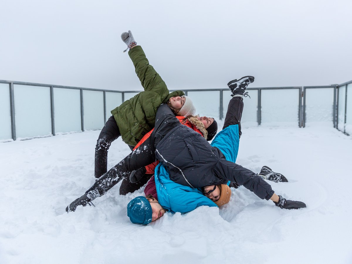 Photographed at -15 °C (5 °F). #92 Aino Päivike, Sakari Kinnunen, Elina Lindfors and Emmi Hakala for 'Dancers on Rooftops'. Jan 11, 2022. Cable Factory, Helsinki, Finland. Buy a 1/1 NFT of this photograph: opensea.io/assets/ethereu… Browse the collection: opensea.io/collection/dan…