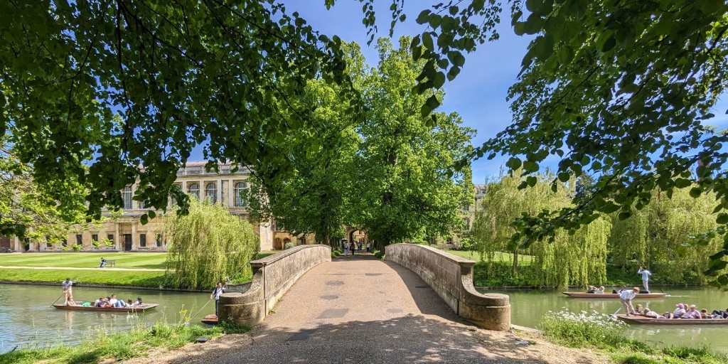 It's a beautiful sunny day in Cambridge - looking across the River Cam towards the Wren Library. Photo: Danielle Melling #cambridge #cambridgeuniversity #universityofcambridge #ExTRINordinary