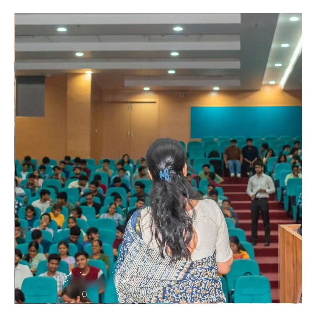 CloudministerD's tweet image. Witnessing great minds getting cultivated into nation builders! In frame, our co-founder at the Clash of Code event by JECRC University.
.
#CloudMinisterInnovation #TechSavvySolutions #DigitalTransformationExperts #CloudMinisterInsights #NextGenTech #EfficiencyThroughTechnology