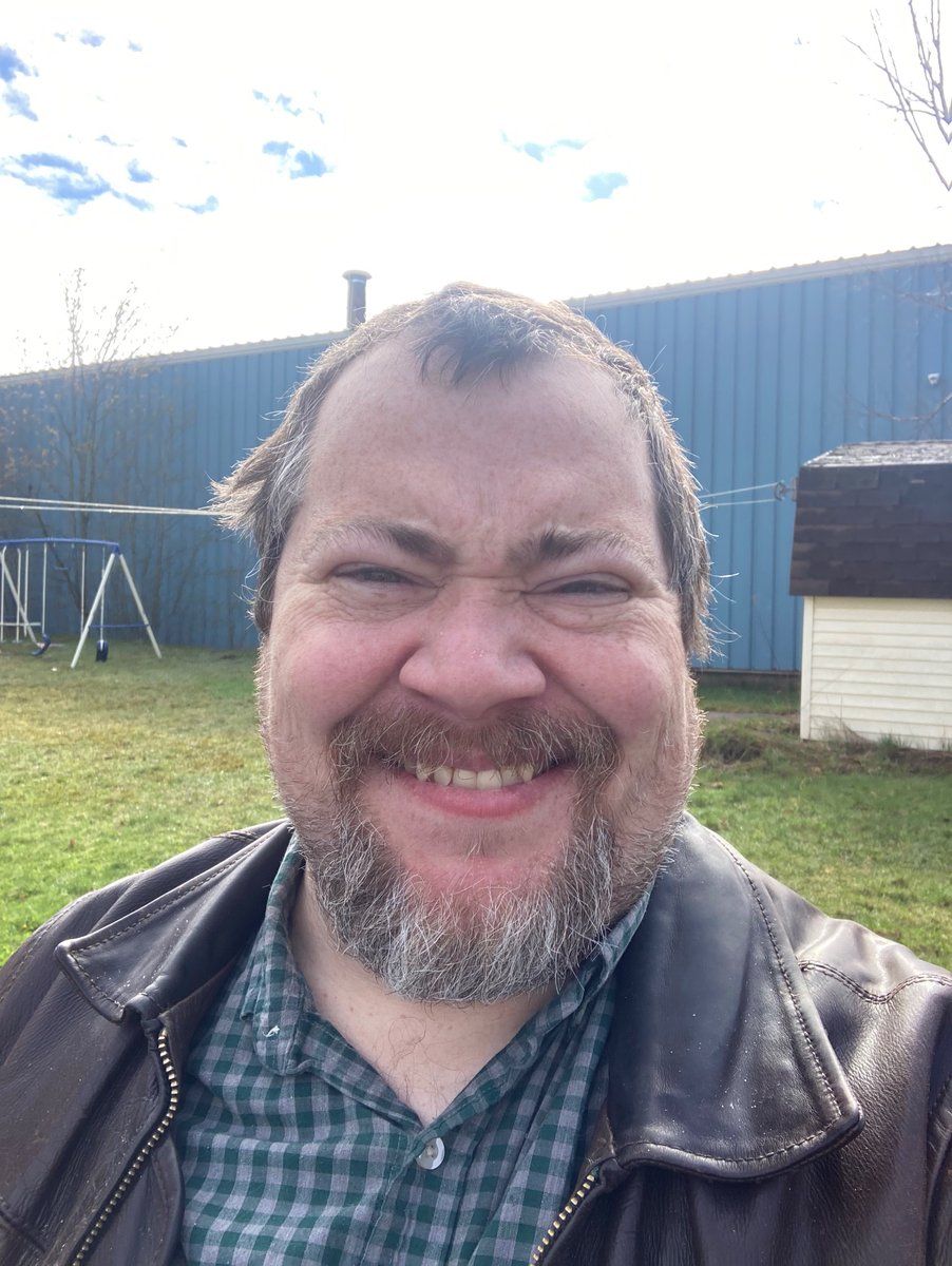 Crazy hair - don’t care. Wonderful day this morning in Moncton… clouds should float on by the afternoon. Happy Friday, everyone 🥳🥳🥳