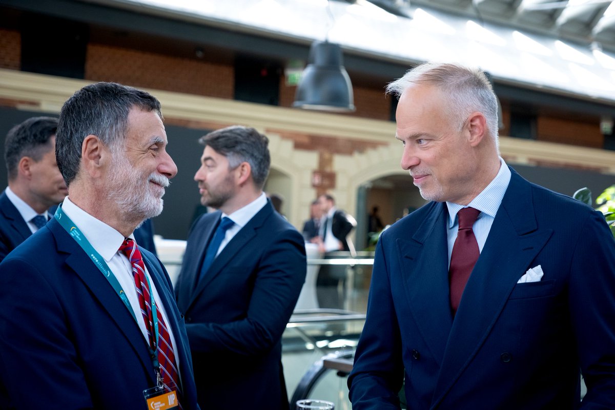 Hungary #rebuilt its defence industry with the right timing and strategy. 🇭🇺 An independent defence sector is key to #sovereignty and our production of various military technologies will drive economic growth and meet the new demands of the 21st century. #DefenceIndustrySummit