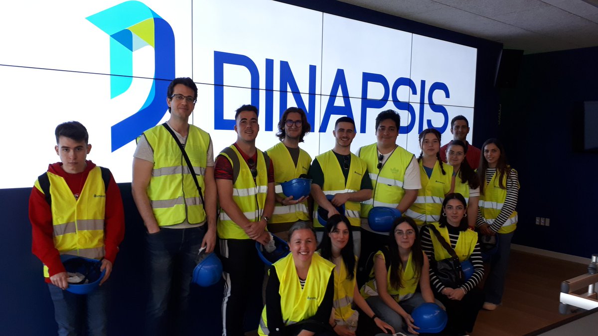 Seguimos nuestra labor divulgativa por las instalaciones de tratamiento de 💧 de <a href="/Emasagra/">Emasagra</a> con los alumnos/as del grado de Ingeniero Químico. Un recorrido por el #CicloIntegraldelAgua mostrando los avances tecnológicos que posibilitan una adecuada gestión del 💧, 🔋 y residuos.