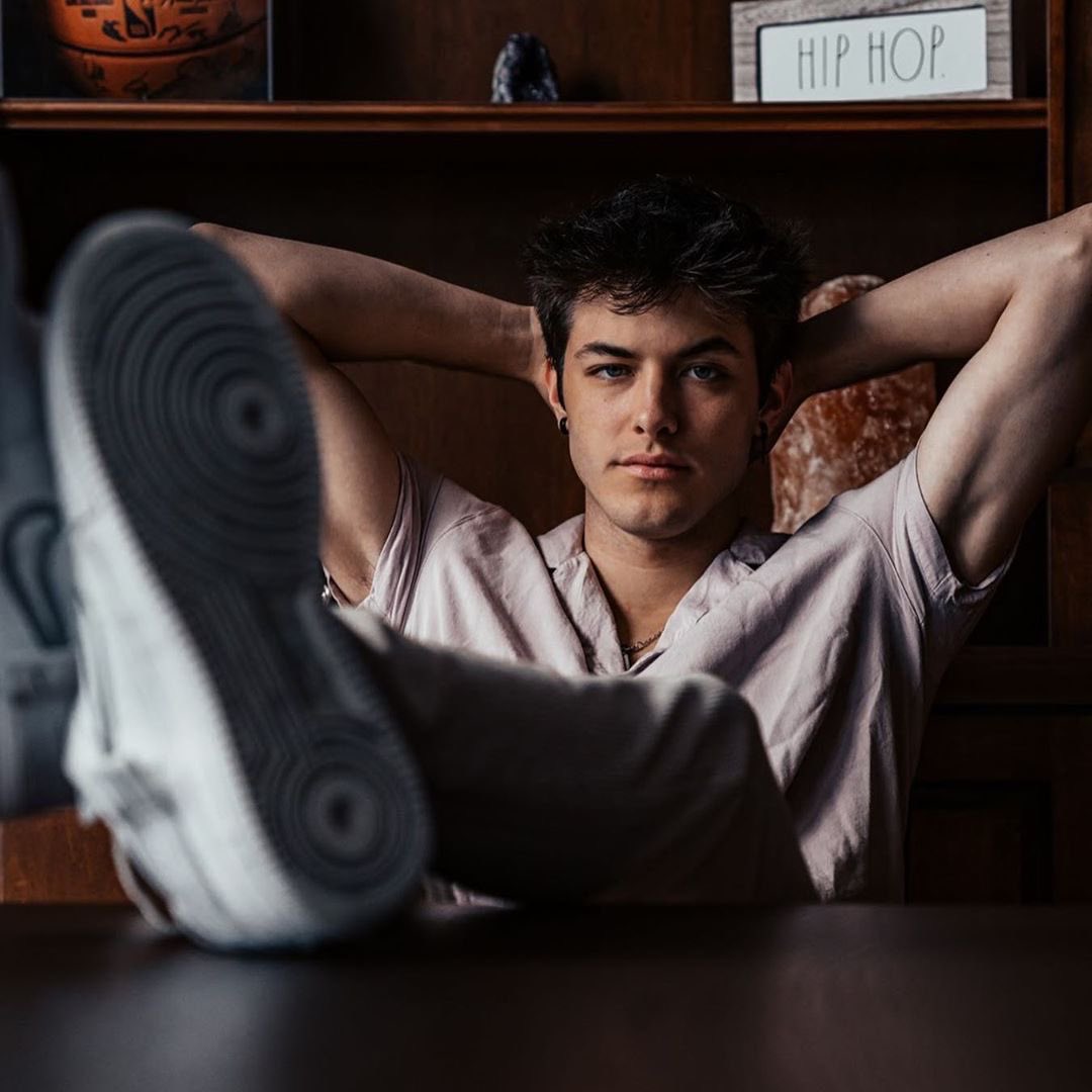 in order to expand my social circle so i do #openfollow for western rps. tap the retweet button and i'll follow you. thank you.