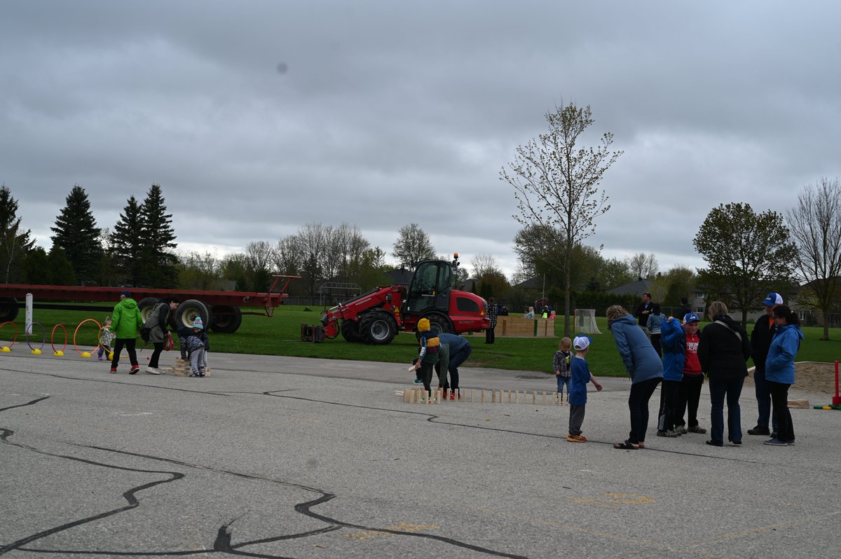 St. John CS in Arthur welcomed an outpouring of families from their school community this past week for a special Family Fun Night which saw a number of games, food trucks and a special visit from the Fire Department! Read more: wellingtoncdsb.ca/apps/news/arti…