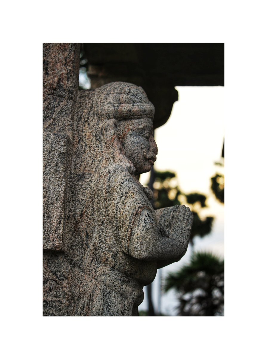 வடித்தவன் வாடி நிற்க்க வாங்கியவன் வாதம் செய்து நிற்க்க வேடிக்கை பார்த்தே ஏமாற்ந்து சென்றனர் அனைவரும் 
#stonesculptures #stonesculptureart #sculptures #sculptures #sculpture_art #stonesculpture
#tamilnadu #india #independentphotography #lovephotography 
#canon700d
#Captionone