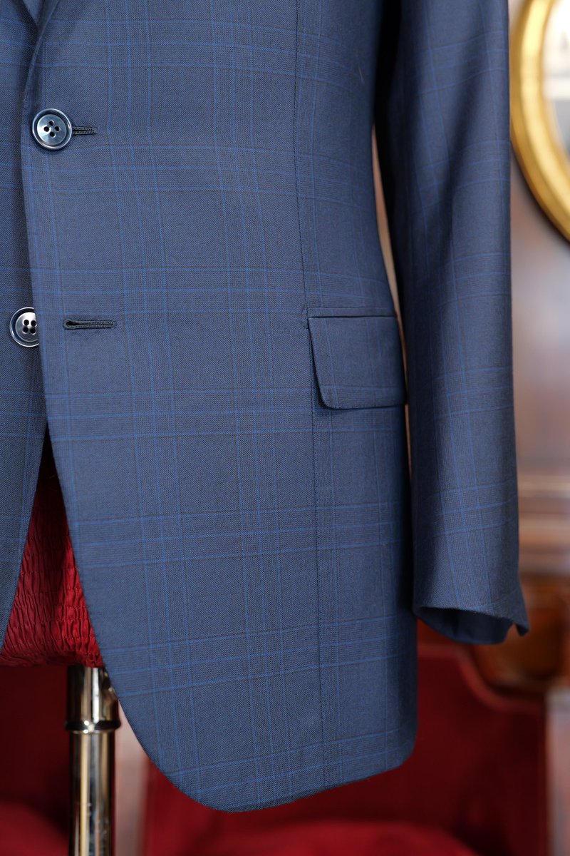 Suit by PECORAGINZA <Tailor Hideaki Sato>
⁡
Fabric :  DORMEUIL  INFINITY  Wool & Vicuna

 <FULLY HANDMADE>

#pecoraginza #hideakisato #suits #suit #suitstyle #dormeuil #infinity #vicuña #vicuna  #sartoria #sartorial #tailor #bespoke #fattoamano #fullyhandmade #ペコラ銀座