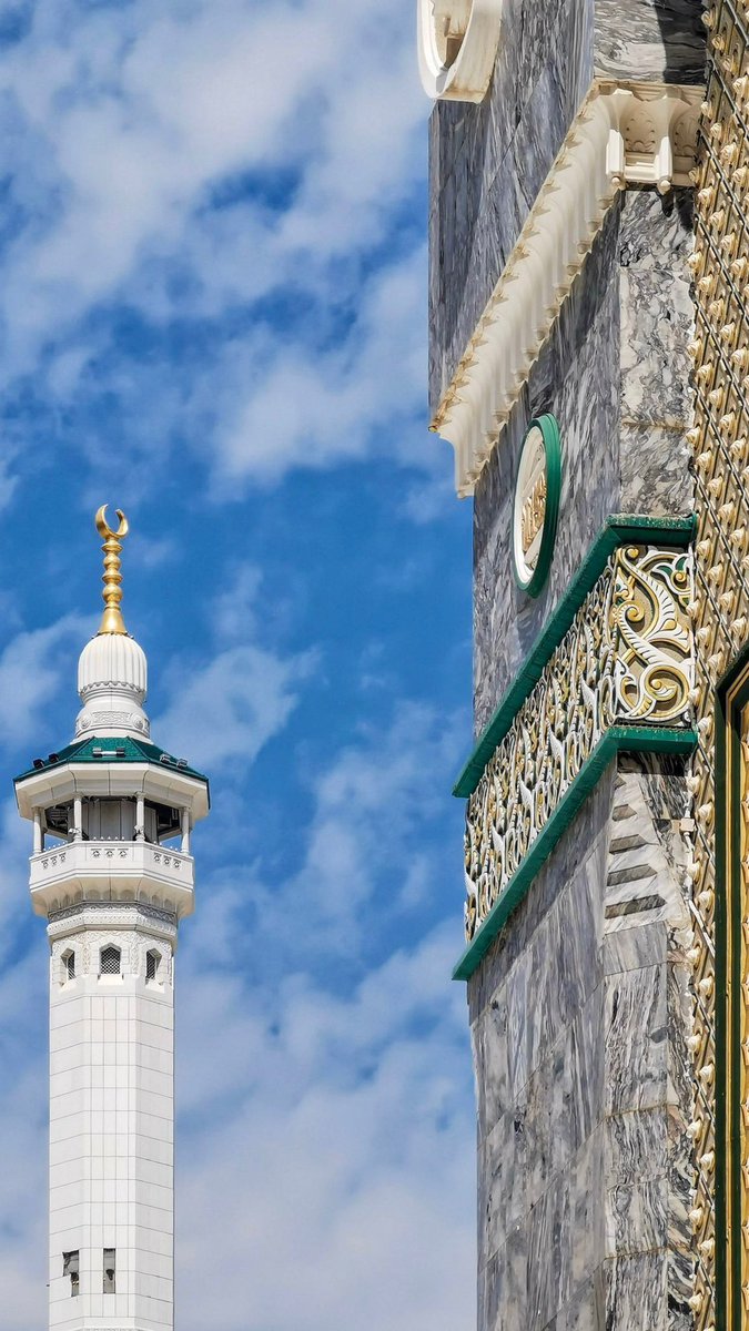 صلوا على خير الناس وأقربهم مودةً ورحمة .
- اللهُــم صل وسلم وبارك على نبينا םבםב ﷺ ♥ .