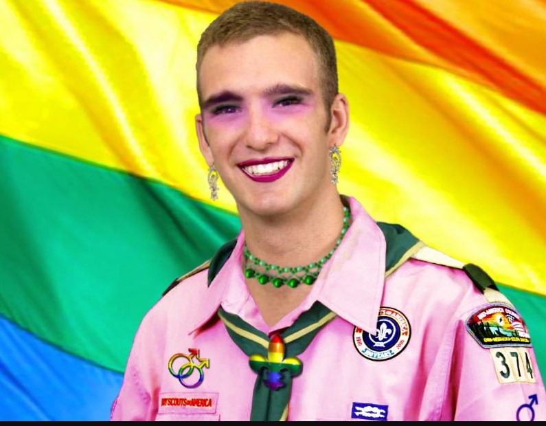 I Boy Scout americani cambiano nome, via il 'boy' per favorire parità di genere si chiameranno 'Scouting America'😂 Scout Pride. l'indottrinamento Gender avanza anche nello scautismo religioso.